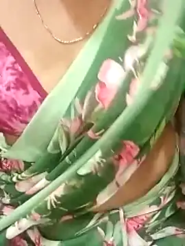 Snapshot of crazysexy_aunty chatting on December 14, 2025, 6:12 pm crazysexy aunty online show from December 14, 2025, 6:12 pm