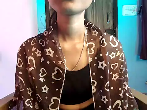 Snapshot of Maira_00 chatting on December 17, 2025, 9:15 am Maira 00 online show from December 17, 2025, 9:15 am