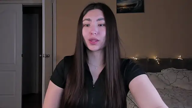 Snapshot of pink_dove chatting on December 16, 2025, 9:14 am pink dove online show from December 16, 2025, 9:14 am