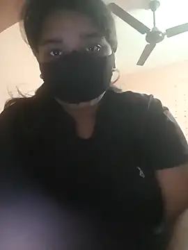 Snapshot of Yaya_345 chatting on December 17, 2025, 6:36 pm Yaya 345 online show from December 17, 2025, 6:36 pm