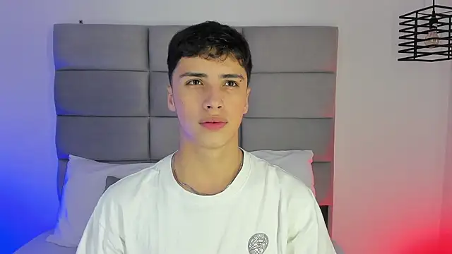 JoshClaarktt online show from July 11, 2026, 4:04 am