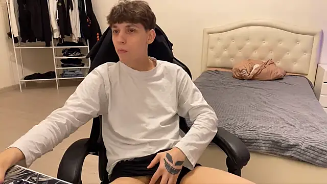 Snapshot of Matthew__Cooper chatting on December 14, 2025, 9:19 pm Matthew Cooper online show from December 14, 2025, 9:19 pm