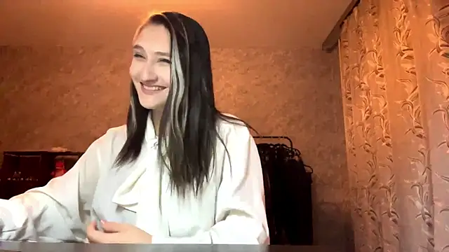 ShonnaSteffensmeier online show from December 22, 2025, 3:09 pm