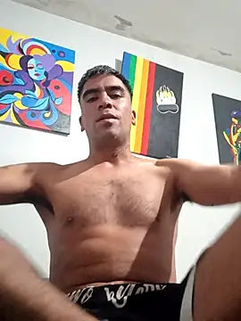 Arnoldmangus online show from May 5, 2026, 10:18 pm