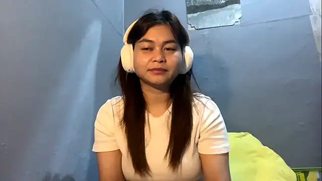 Snapshot of ShayCowell chatting on December 17, 2025, 8:53 am ShayCowell online show from December 17, 2025, 8:53 am