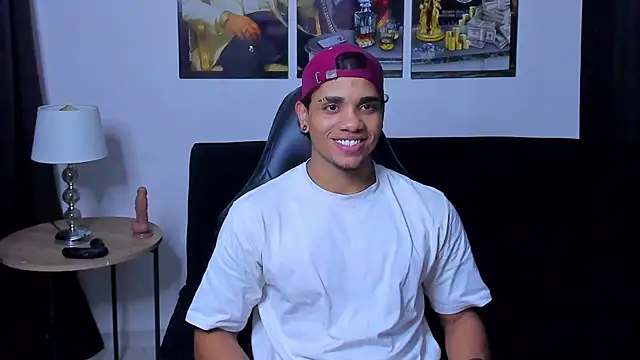 Snapshot of Dustyn_Michelle1 chatting on March 4, 2026, 2:50 am Dustyn Michelle1 online show from March 4, 2026, 2:50 am