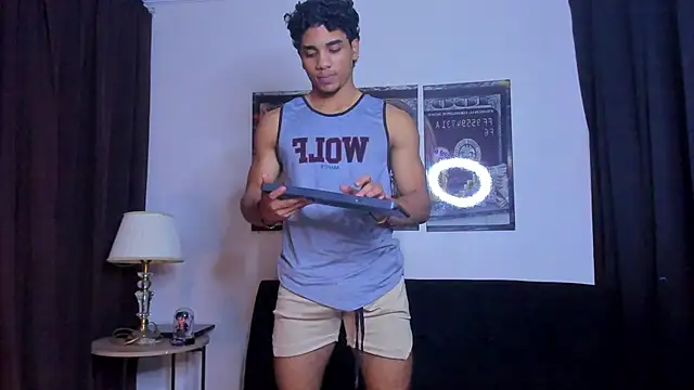 Snapshot of Dustyn_Michelle1 chatting on March 12, 2026, 1:01 am Dustyn Michelle1 online show from March 12, 2026, 1:01 am