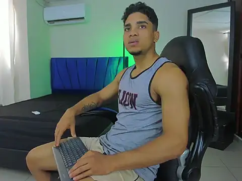 Snapshot of Dustyn_Michelle1 chatting on March 20, 2026, 3:06 pm Dustyn Michelle1 online show from March 20, 2026, 3:06 pm