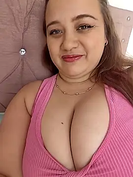 Snapshot of MMia_18 chatting on December 14, 2025, 2:33 pm MMia 18 online show from December 14, 2025, 2:33 pm