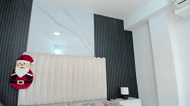 Snapshot of CerenaBroun_ chatting on December 19, 2025, 7:43 pm CerenaBroun online show from December 19, 2025, 7:43 pm