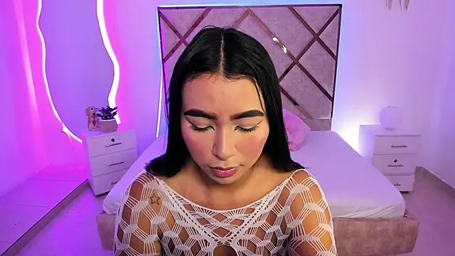 queenie staar online show from March 10, 2026, 8:36 pm