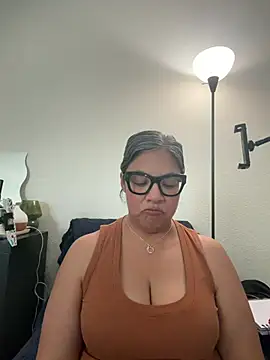 BettyWhispers online show from May 4, 2026, 8:49 pm
