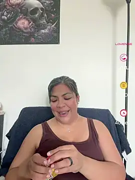 Snapshot of BettyWhispers chatting on June 7, 2026, 3:49 pm BettyWhispers online show from June 7, 2026, 3:49 pm