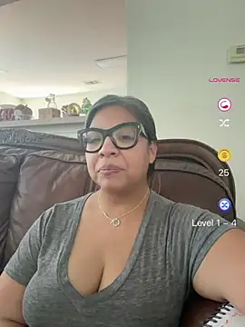 Snapshot of BettyWhispers chatting on June 21, 2026, 4:42 pm BettyWhispers online show from June 21, 2026, 4:42 pm