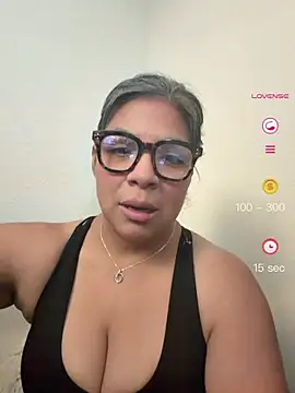 Snapshot of BettyWhispers chatting on June 26, 2026, 8:13 pm BettyWhispers online show from June 26, 2026, 8:13 pm