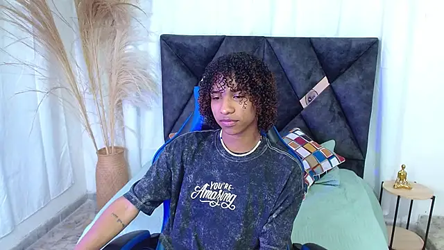 angelll18  online show from January 6, 2026, 8:45 pm