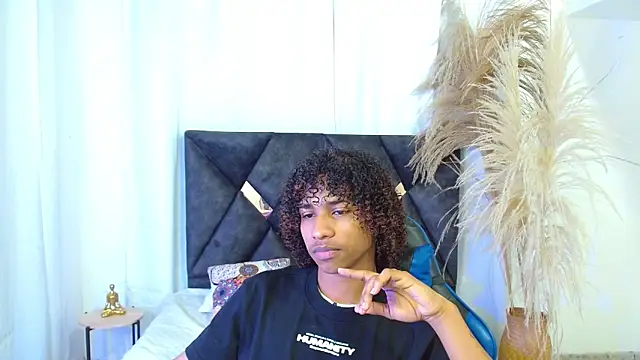 angelll18  online show from February 13, 2026, 8:49 pm