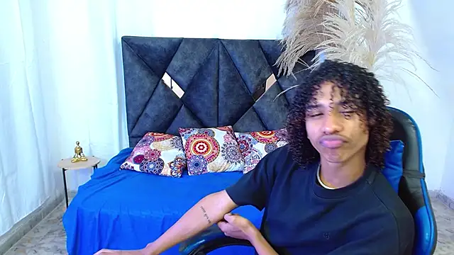 angelll18  online show from March 12, 2026, 9:10 pm