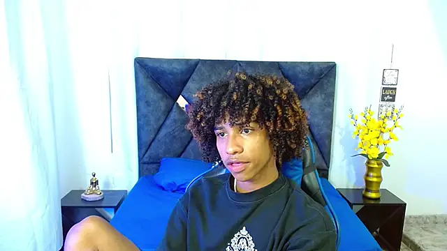 Snapshot of angelll18_ chatting on July 23, 2026, 9:02 pm angelll18 online show from July 23, 2026, 9:02 pm
