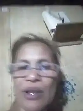 Petite elise online show from January 17, 2026, 2:11 pm