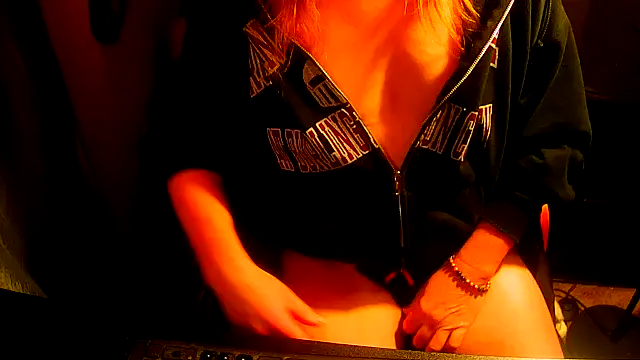 GoodGirlKelly online show from February 28, 2026, 1:28 am