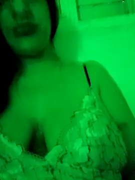 julietaloovee online show from March 19, 2026, 7:34 am