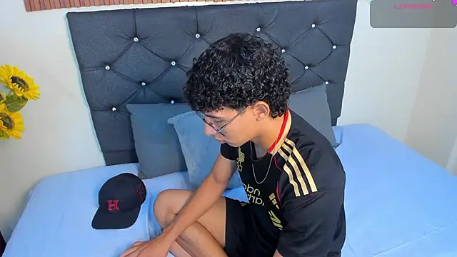 Antoniio miller online show from December 16, 2025, 12:54 pm