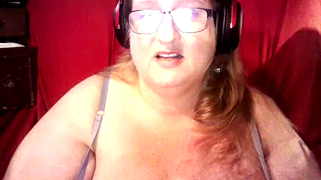 Snapshot of jade-belle chatting on December 18, 2025, 5:13 am jade-belle online show from December 18, 2025, 5:13 am