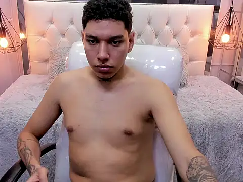 Snapshot of drake_miller7 chatting on December 15, 2025, 5:34 am drake miller7 online show from December 15, 2025, 5:34 am