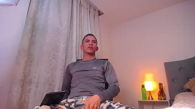 TOMBOYSEXX online show from April 27, 2026, 7:12 pm