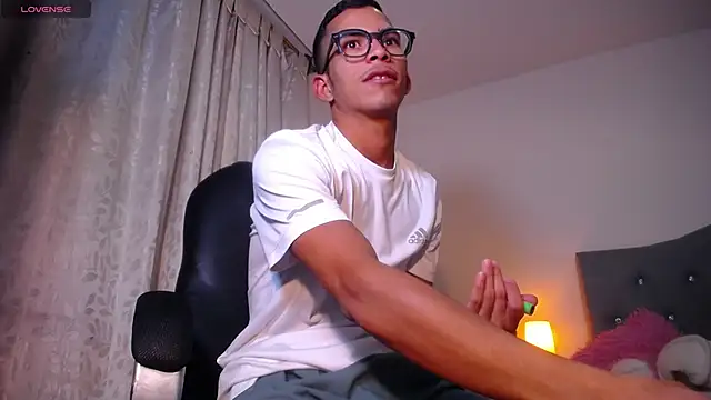 TOMBOYSEXX online show from July 2, 2026, 12:43 am