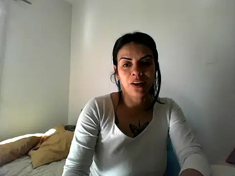 Snapshot of luluclark69 chatting on July 9, 2026, 4:44 pm luluclark69 online show from July 9, 2026, 4:44 pm
