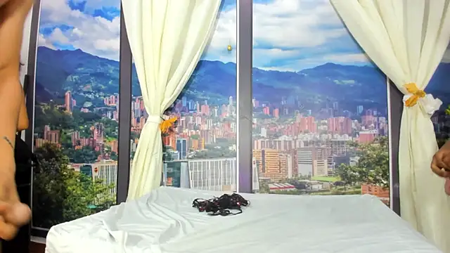 Snapshot of CandyAndMattew chatting on December 16, 2025, 1:49 pm CandyAndMattew online show from December 16, 2025, 1:49 pm