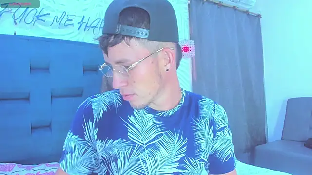 Snapshot of sweetboyssex_ chatting on December 15, 2025, 12:09 pm sweetboyssex online show from December 15, 2025, 12:09 pm