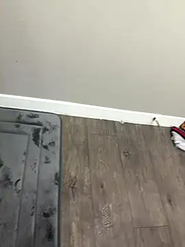 Snapshot of MrRedOne chatting on December 17, 2025, 5:46 am MrRedOne online show from December 17, 2025, 5:46 am