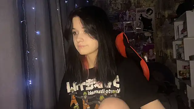 Absent Fairy online show from April 29, 2026, 6:03 pm