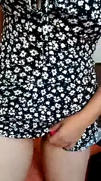 ScarlarletBlossomX online show from July 19, 2026, 5:27 pm