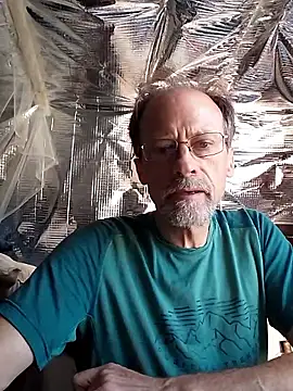Snapshot of Quebec46 chatting on April 15, 2026, 10:44 am Quebec46 online show from April 15, 2026, 10:44 am