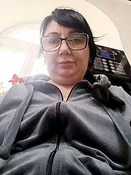 Snapshot of MariSwan222 chatting on May 9, 2026, 6:40 am MariSwan222 online show from May 9, 2026, 6:40 am