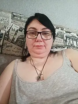 MariSwan222 online show from May 12, 2026, 6:43 am