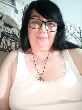 MariSwan222 online show from May 18, 2026, 8:14 pm