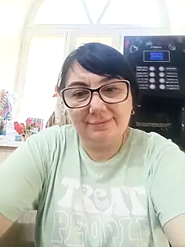 Snapshot of MariSwan222 chatting on June 5, 2026, 7:25 am MariSwan222 online show from June 5, 2026, 7:25 am