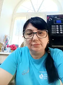 Snapshot of MariSwan222 chatting on June 8, 2026, 6:47 am MariSwan222 online show from June 8, 2026, 6:47 am