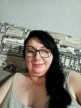 MariSwan222 online show from June 30, 2026, 8:43 pm
