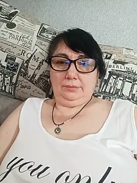 MariSwan222 online show from July 27, 2026, 6:42 am