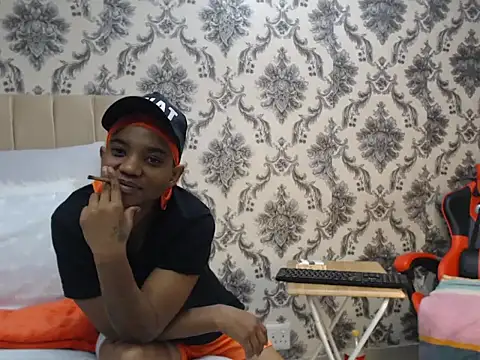 Snapshot of JANIELEE8x chatting on December 15, 2025, 2:32 pm JANIELEE8x online show from December 15, 2025, 2:32 pm