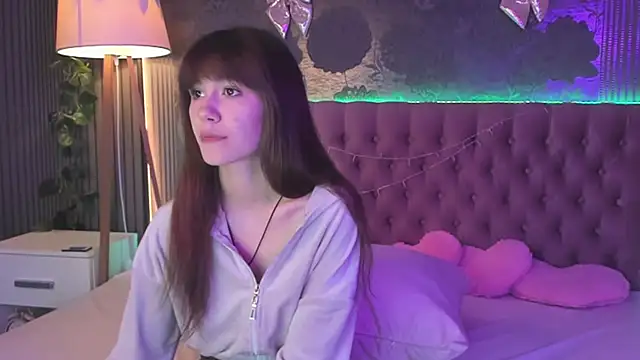 MilanaHotts online show from June 10, 2026, 12:37 pm