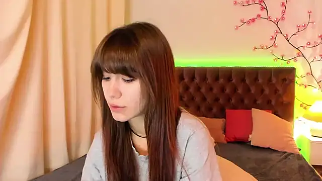 MilanaHotts online show from July 3, 2026, 5:36 am