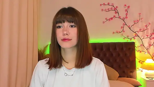 MilanaHotts online show from July 23, 2026, 5:38 am