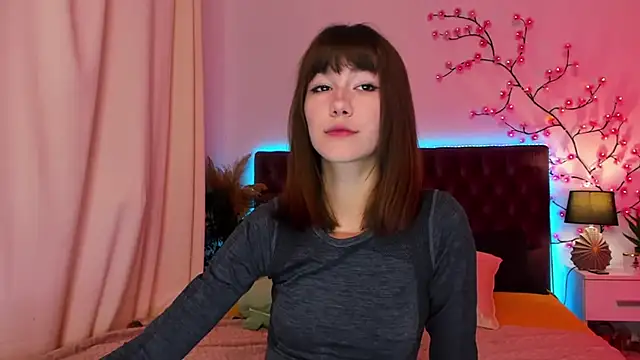 MilanaHotts online show from August 2, 2026, 5:17 am